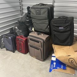 Small medium and large luggage good name brands. Good quality  in good condition.