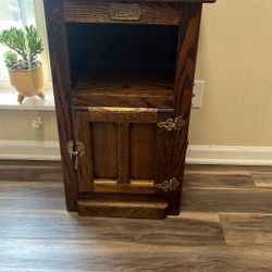 Vintage White Clad Ice Box.. Great Shape