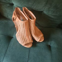 Vince Camuto Louis Et Cie