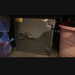 Commercial Safe Really Heavy