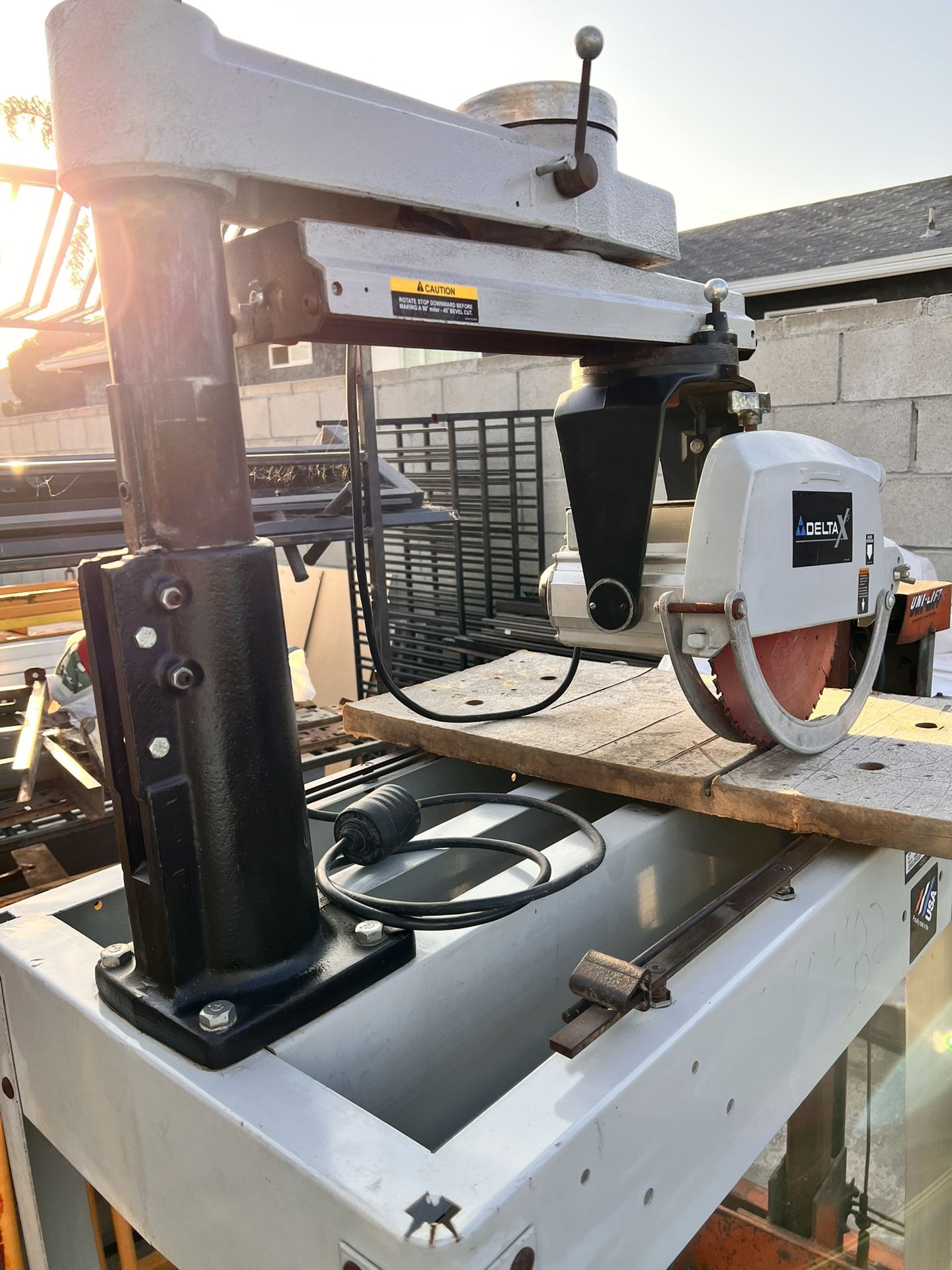 DELTA RADIAL ARM SAW 33-895X
