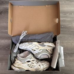 Balenciaga Track 2 Runner Sneaker