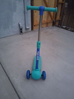 JETSON  Gem Learn & Grow Kick Scooter