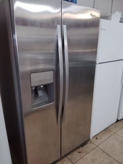 Whirlpool Refrigerator works great