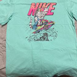 Men’s Nike Shirt (new) 