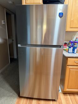 Top Freezer - Refrigerator