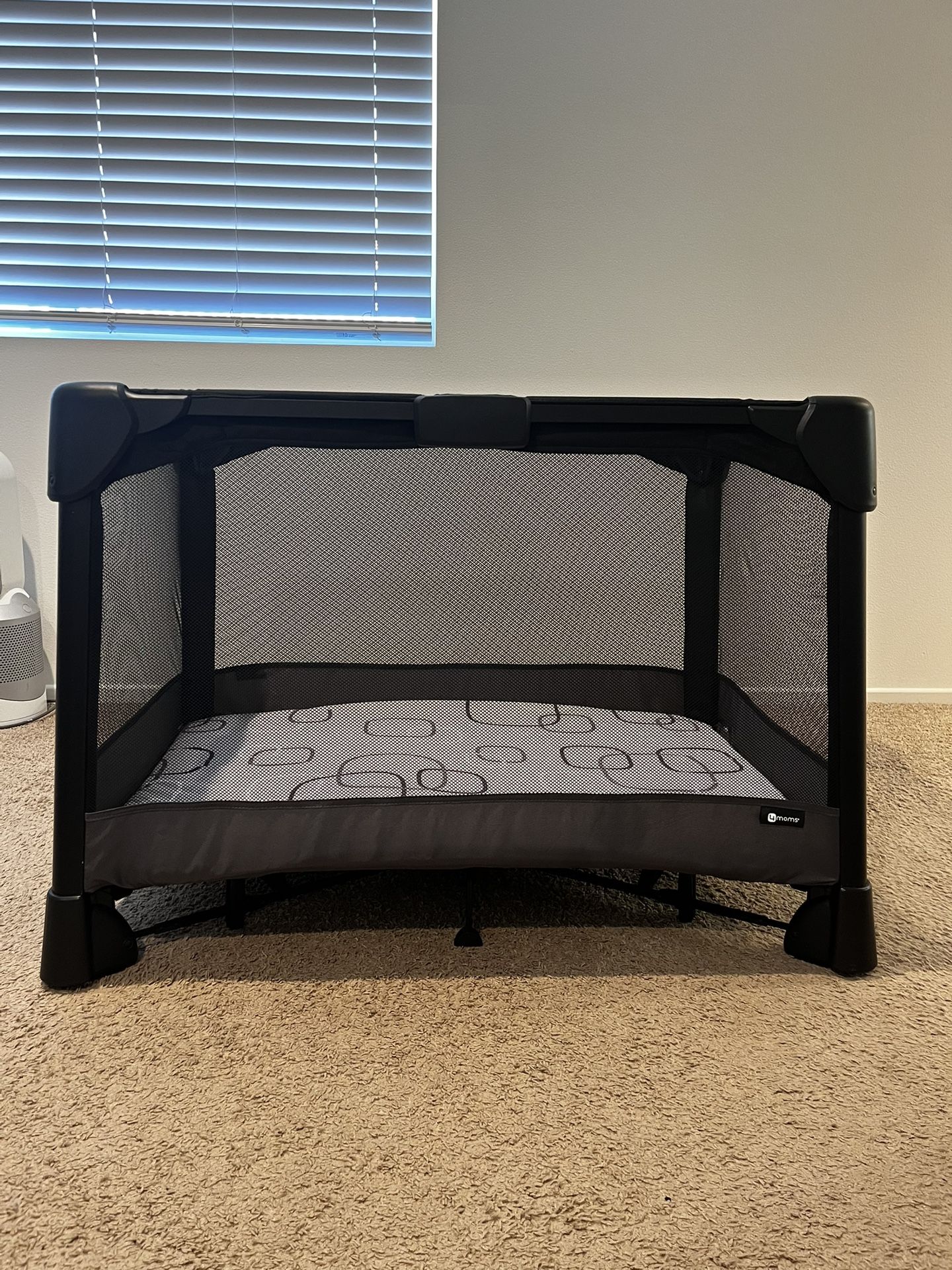 4moms Pack N Play with diaper Storage Caddy