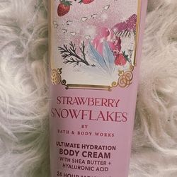 BATH & BODY WORKS STRAWBERRY SNOWFLAKES BODY CREAM 