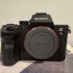 Sony Alpha A7 iii Camera Body / Low Shutter Count 