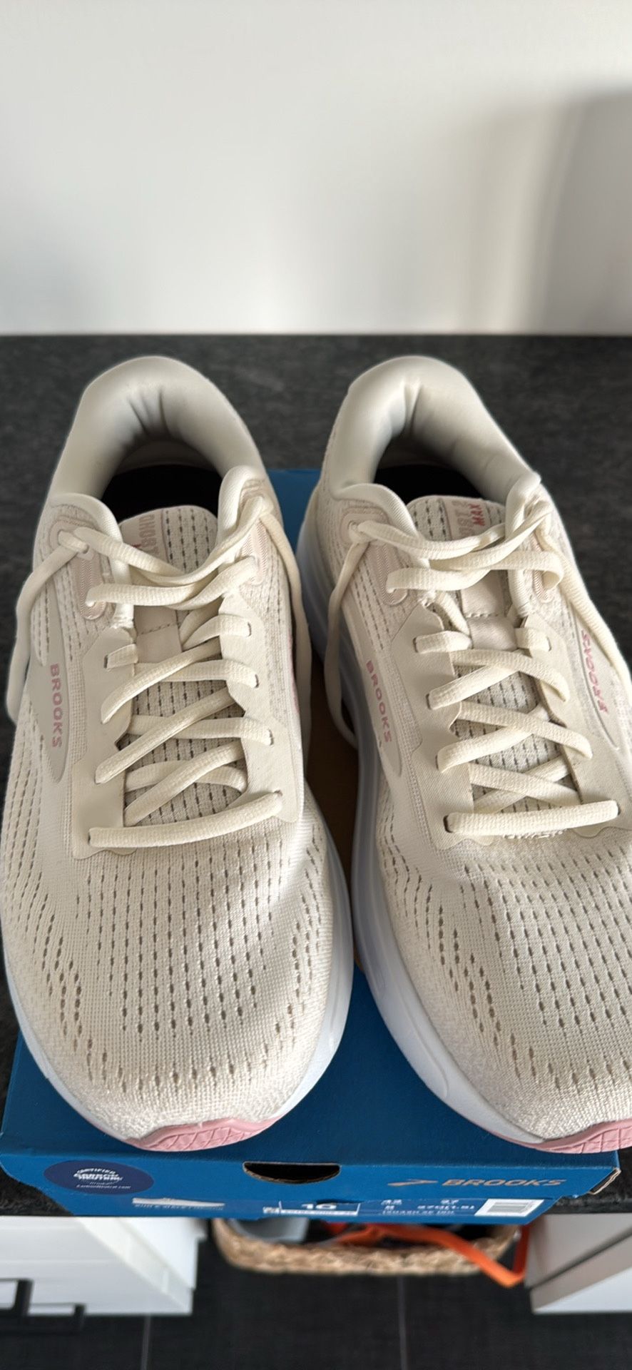 Brooks Ghost Max 2