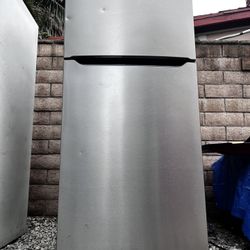 🧊🍦Frigidaire Refrigerator Runs Excellent ❄️🍧