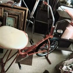 VINTAGE VITAMASTER EXERCYCLE / LIKE NEW/ EXTRA LARGE COMFY  LEATHER SEAT 
