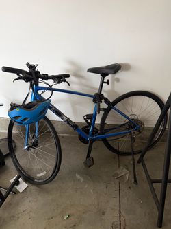 Large Trek FX Hybrid Bike – Disc Brakes – $300 (Pump, Lock & Phone Mount Included)