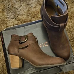 Vionic Leather Boots Size 10