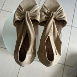 New Women’s Shoes Size 8. Design By Donald J Pliner. Beige with gold. Original Price Was $60. Very Comfortable