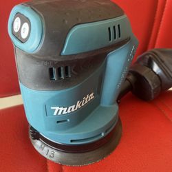 18V LXT Lithium-Ion Cordless 5 in. Variable Speed Random Orbit Sander (Tool-Only) 1.2k .New/Nuevo