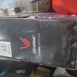 LG 27 inch QHD+ monitor with Smart adjustable stand. Barely used in like New Condition!