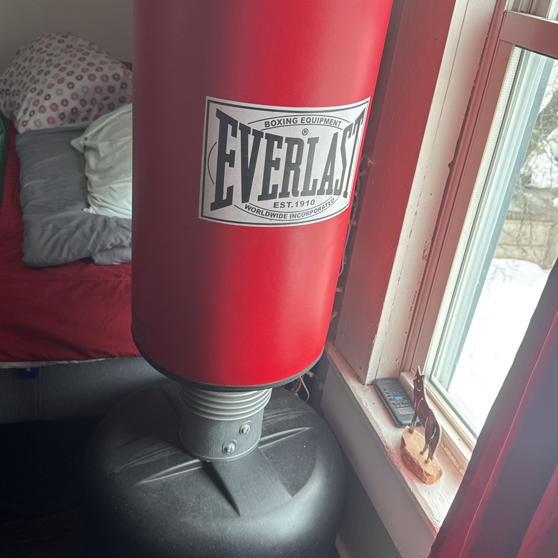 Everlast Powercore Freestanding Heavy Bag