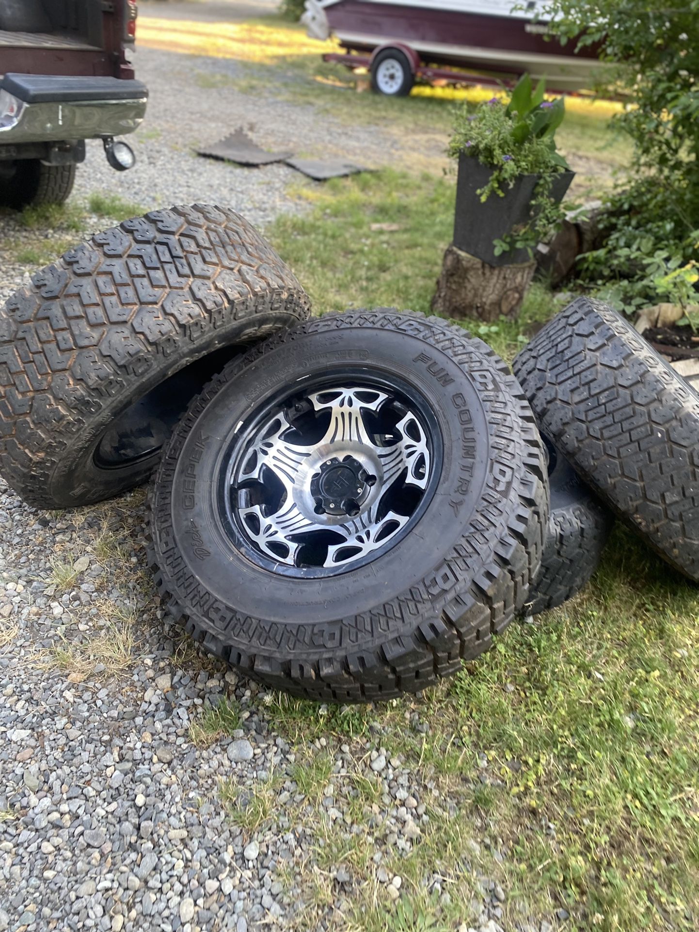 5 Lug Skull Rims An Tires