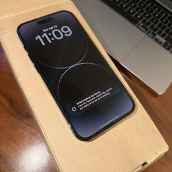 iPhone 14 Pro 128Gb T-Mobile Works Great With Magnet Charger. Original Charger Port Not Working For Some reason /Back Cracked…Give Me Your Best Price