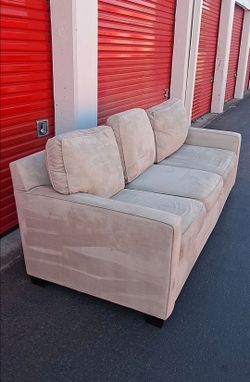 Potterybarn sofa - Delivery available