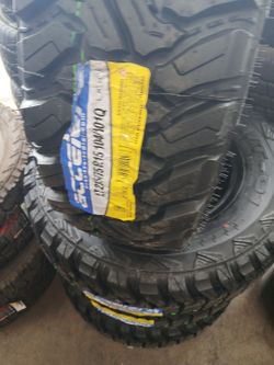 New set of tires 235 75 15 accelera mt