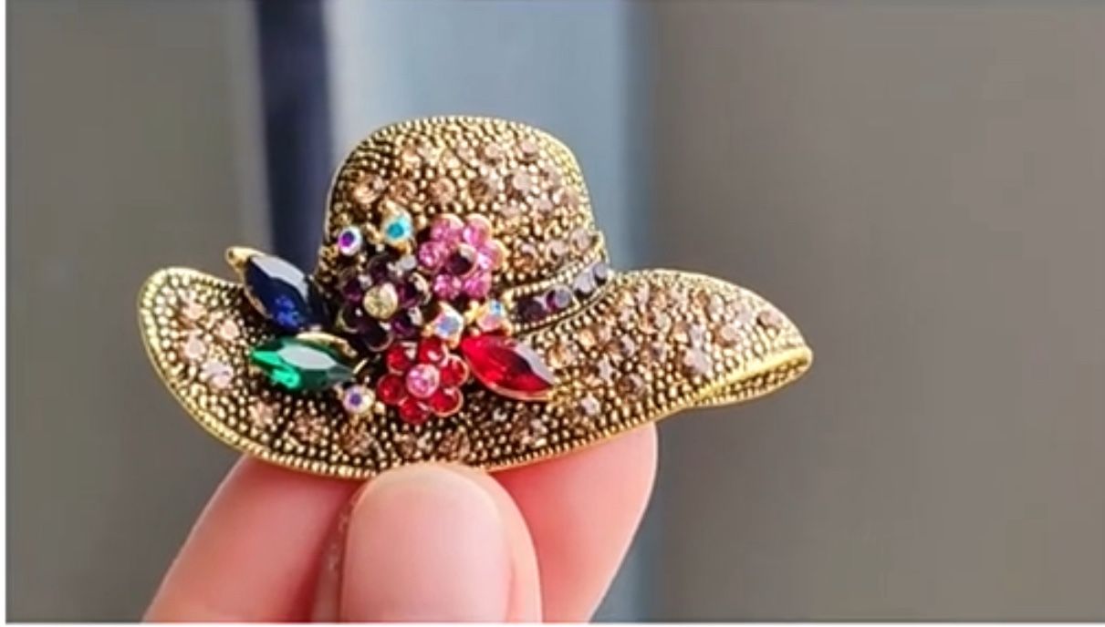 Rhinestone Sun Hat Shaped Brooch, Classical Gold-Tone Lapel Pin,