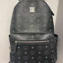 MCM Medium Stark Backpack In Signature Visetos Black
