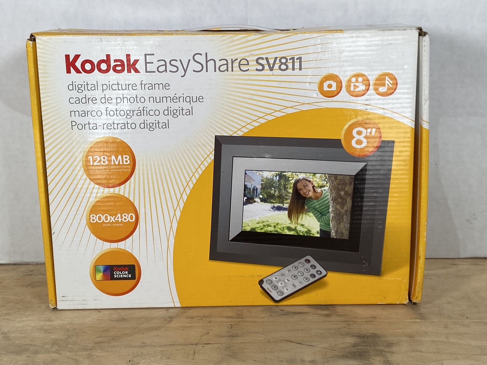 New Kodak EasyShare SV811 8" Digital Picture Frame