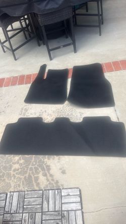 2022 Tesla Model Y floor matts
