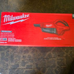 Milwaukee M18 18-Volt Lithium-Ion Brushless Bagless Cordless HEPA Handheld Vacuum
