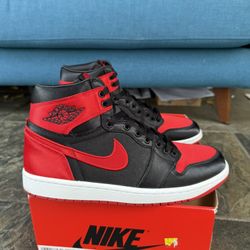 Air Jordan 1 Retro Satin Bred  Size 8.5 