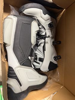 Off-road boots size 8