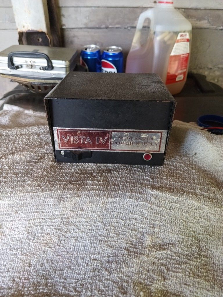 Vista lv 12 Volt Power Supply