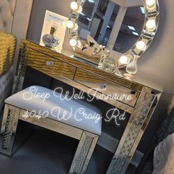 ✨️ 3pc Led Light Make Up Vanity Station 