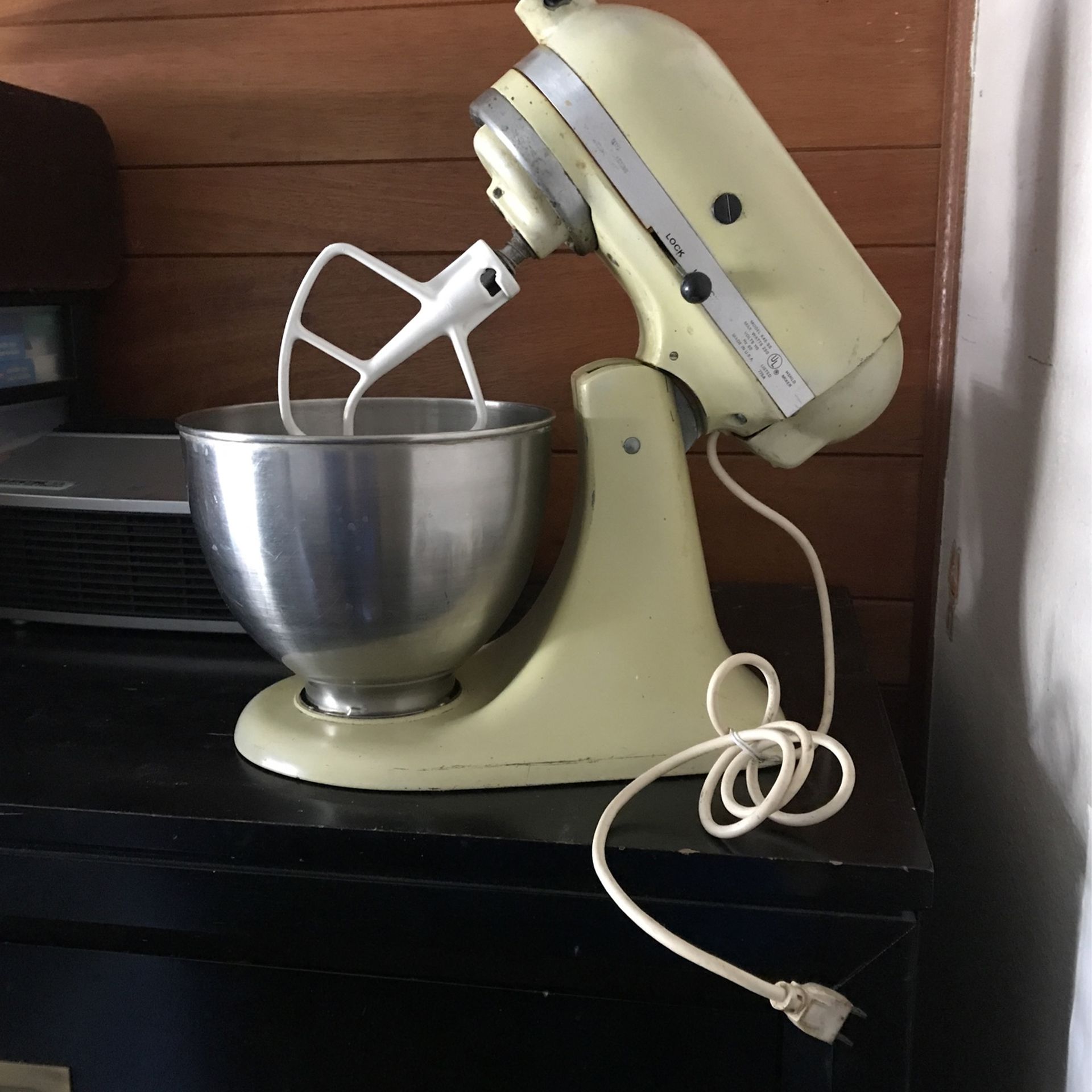 Vintage Avocado Green KitchenAid Mixer