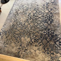 Area Rug 5'3" x 7'7" (Rectangular)