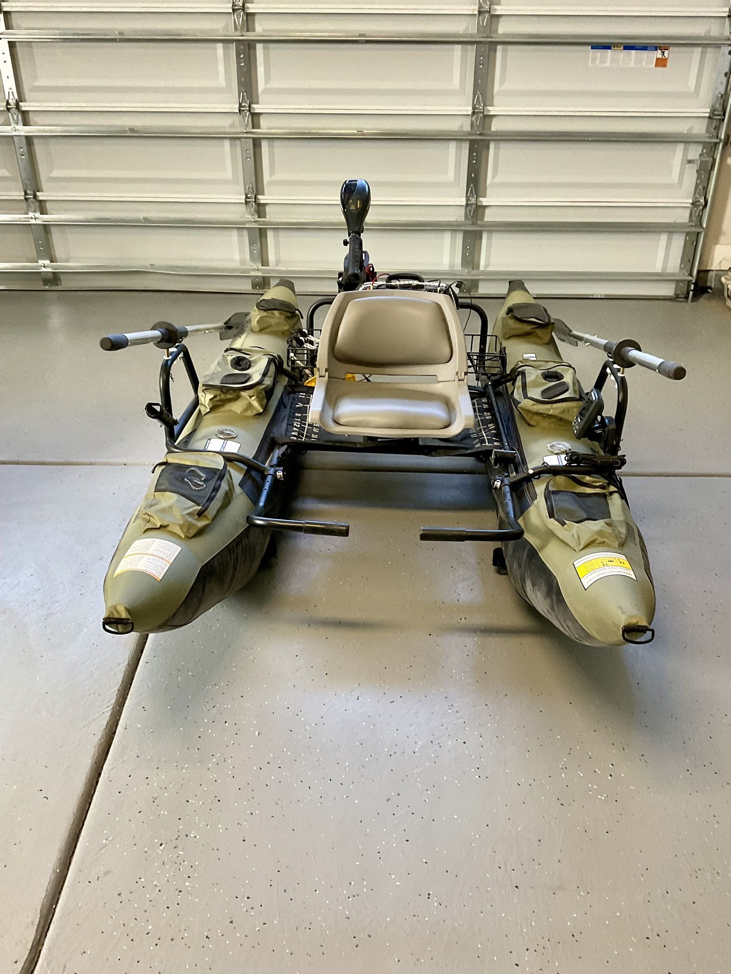 9’ Pontoon Fishing Boat