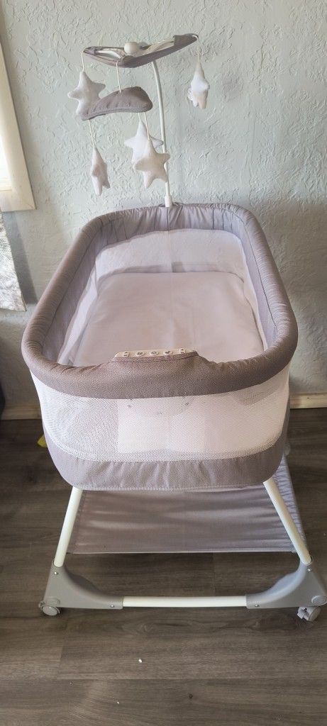 Simons kids' shooting stars rocking basinet