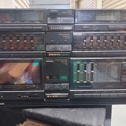 Sanyo integrated amplifier JAV16