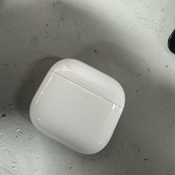 Apple AirPods 4 With Noise Cancellation