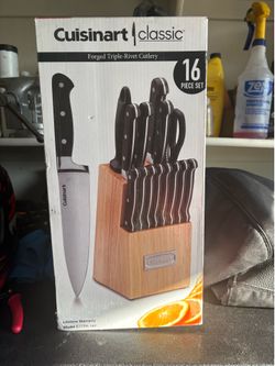 Brand new knife set never used