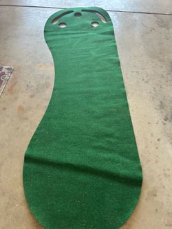 Putting mat and foam balls