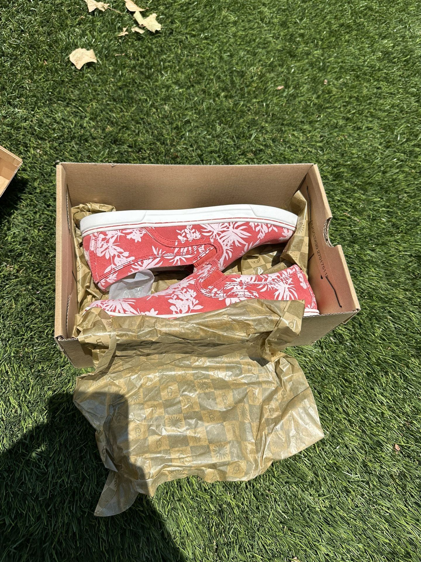 Uggs (7.5 Women’s)