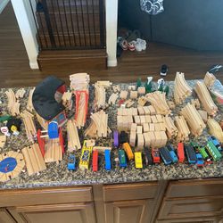 Wooden Train Set 183 Pieces 