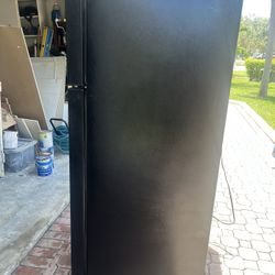 GE Refrigerator 