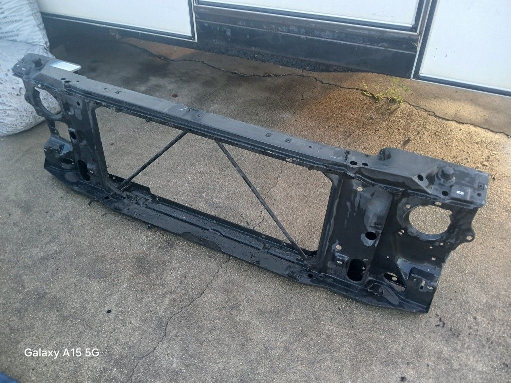 GM Radiator Support