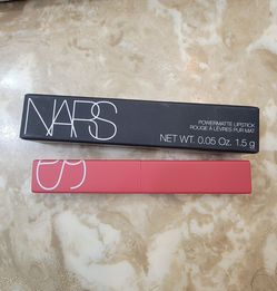 Lipstick marca Nars color Get Lucky