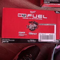 Milwaukee M12 Circular Saw 
