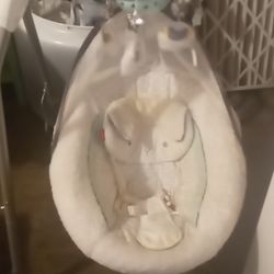 Fisher Price Baby Swing Bought For 150.. Grandson Only Used A Few Times. Cant Find The Cord. But Can Get One For Really Cheap. Asking $50 Obo